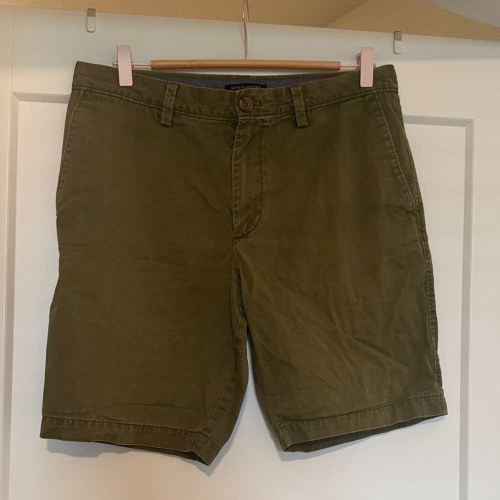 Banana republic Aiden short green mens